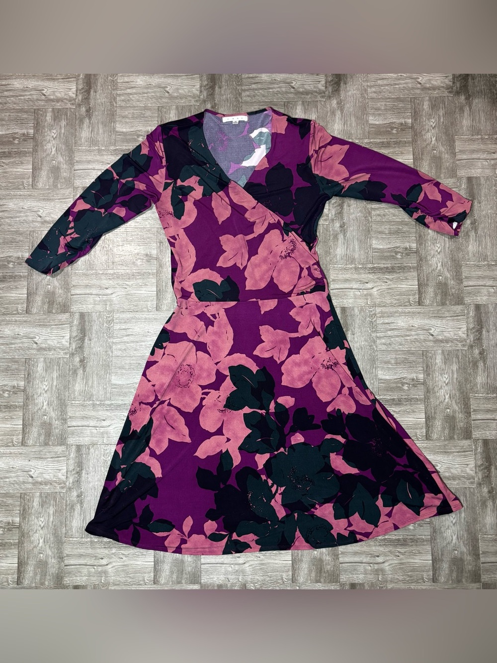 Women's Cabi Purple Shadow Floral Faux Wrap Jersey Dress 3/4 Sleeve Size M
